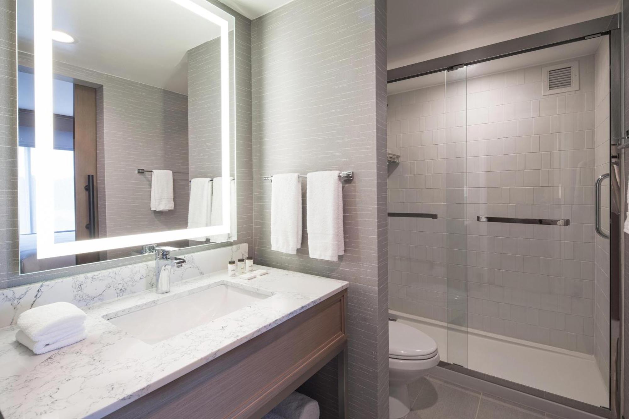Sheraton Suites Columbus Worthington エクステリア 写真