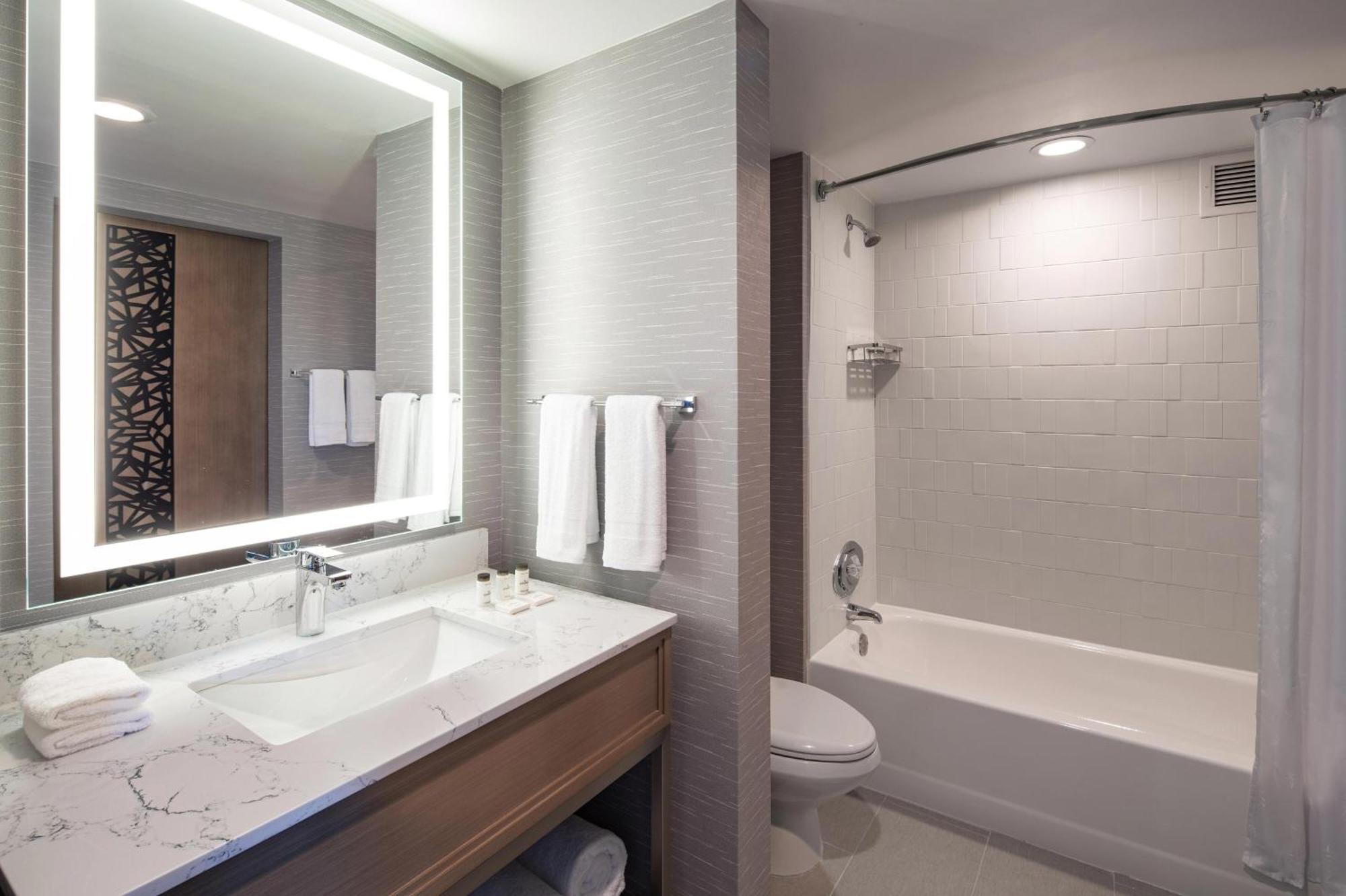 Sheraton Suites Columbus Worthington エクステリア 写真