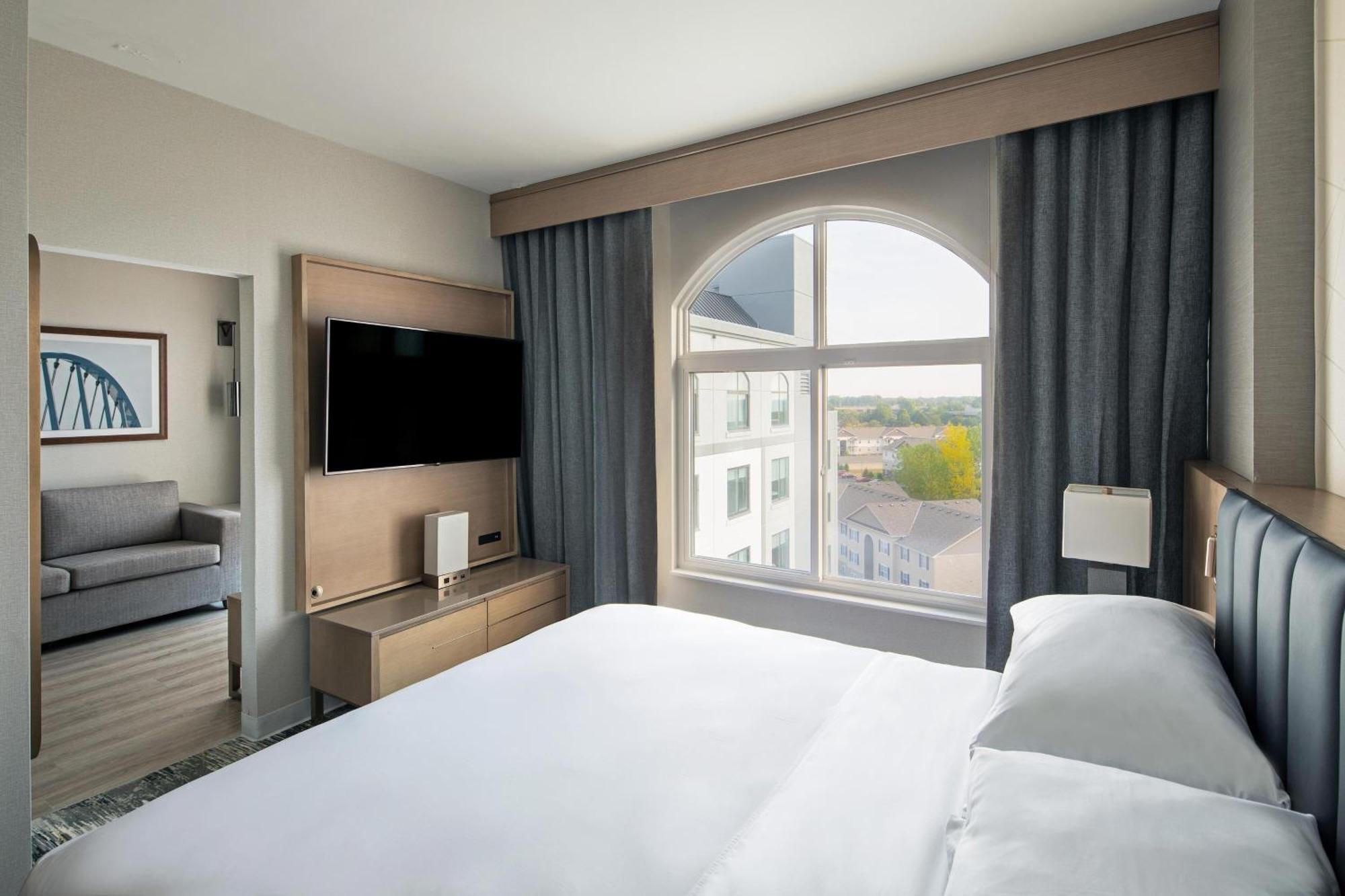 Sheraton Suites Columbus Worthington エクステリア 写真