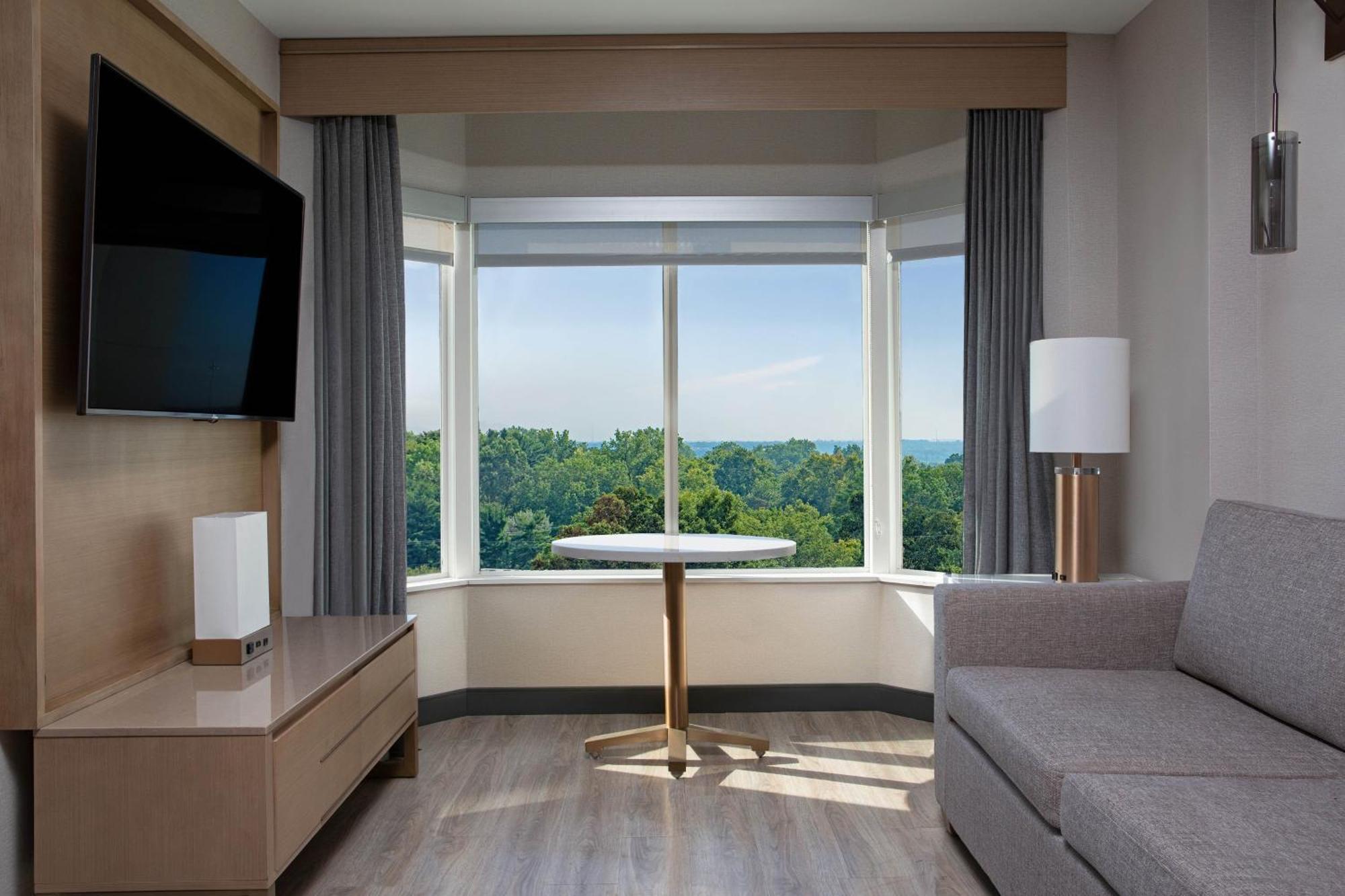 Sheraton Suites Columbus Worthington エクステリア 写真