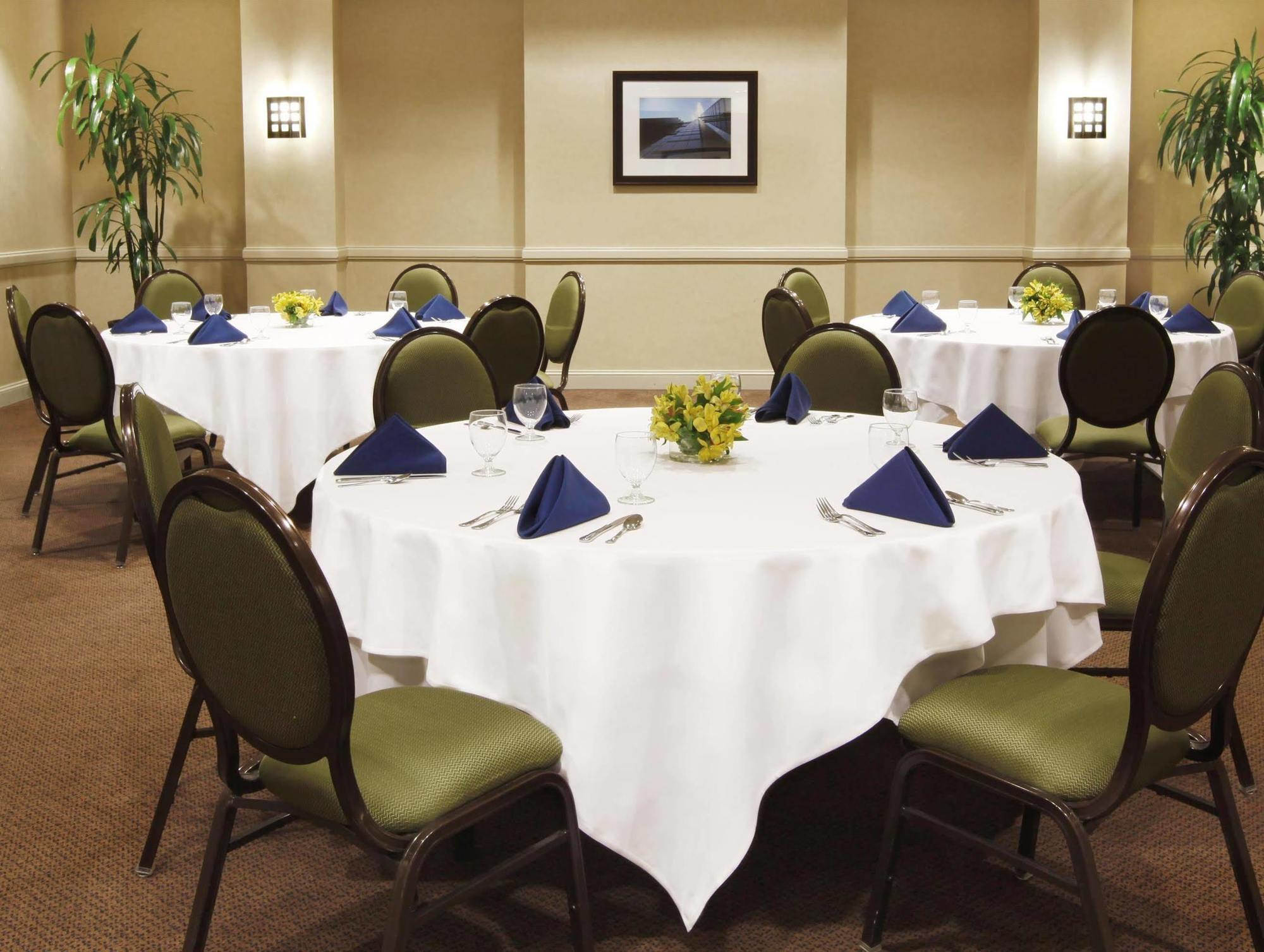 Sheraton Suites Columbus Worthington エクステリア 写真